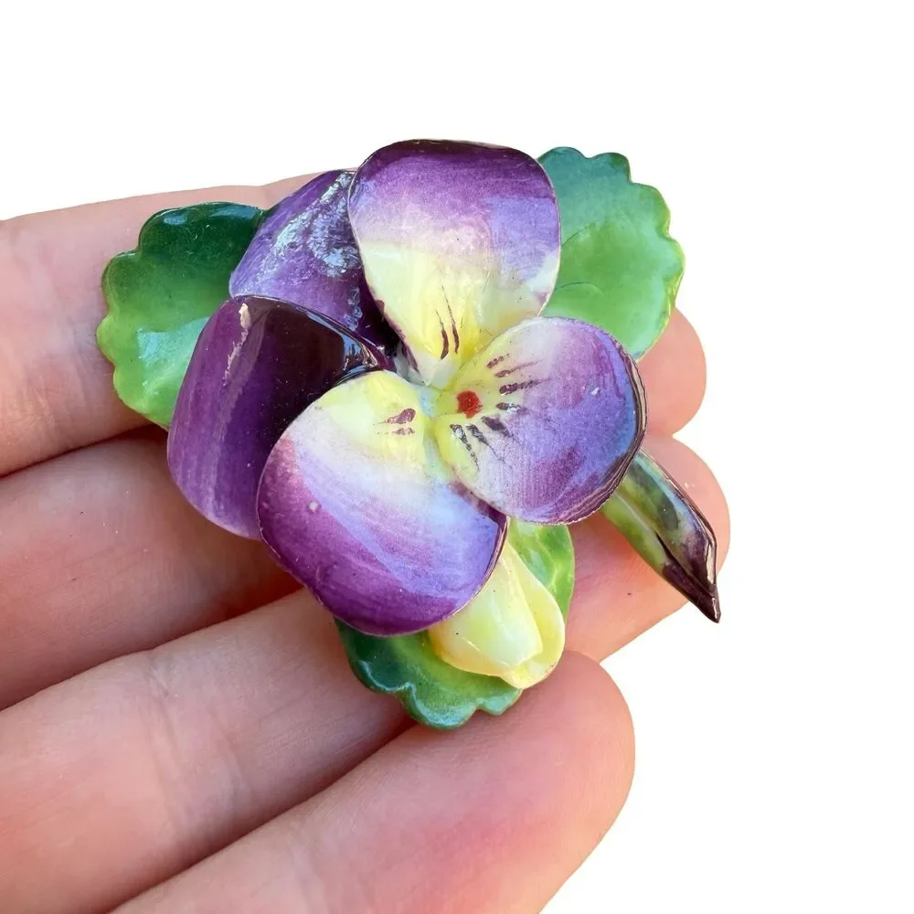 Flawless Large 1940’s 1950’s Cara Staffordshire England Pansy Flower Pin Brooch